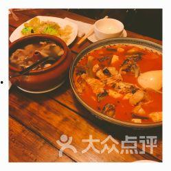 小巷人家邻里吃瓜,小巷人家共享吃瓜时光