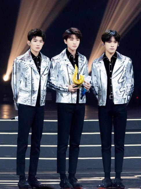 tfboys直播吃瓜,揭秘娱乐圈幕后故事